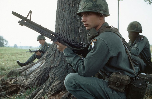 Hình ảnh lính Mỹ với mũ sắt M1 trong chiến tranh Việt Nam