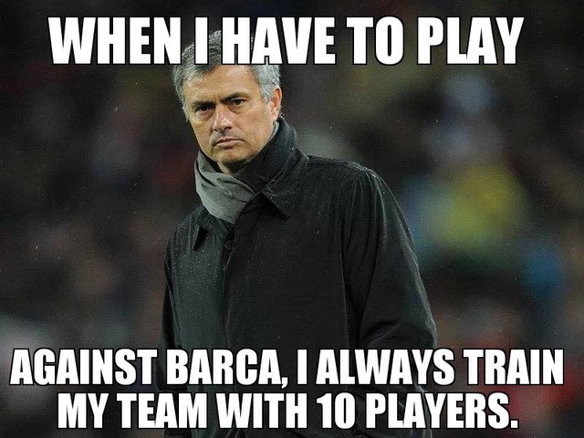 Khi đối đầu với Barca, Mourinho luôn cho đội bóng của mình tập luyện với 10 người. Ancelotti đã quên điều đó?