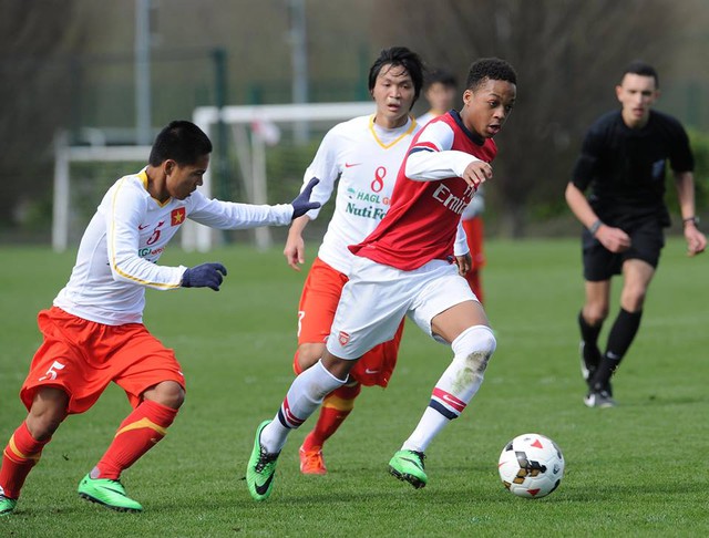 Việt Nam cần một U19 Arsenal với lực lượng mạnh nhất đè bẹp hơn là chiến thắng dễ dàng đối thủ đang suy yếu