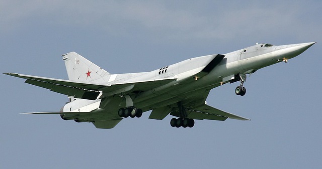 Máy bay ném bom hải quân Tu-22M Backfire