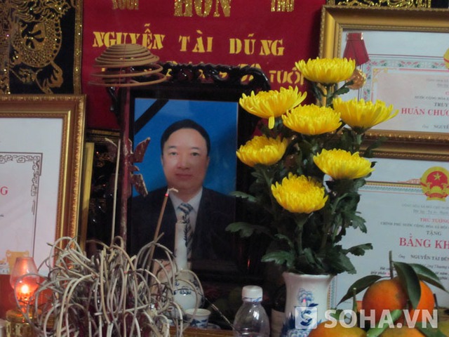 Di ảnh của ông Nguyễn Tài Dũng - Phó Giám đốc Sở Công thương Nghệ An đã hy sinh trong lúc đi cứu trợ đồng bào lũ lụt.