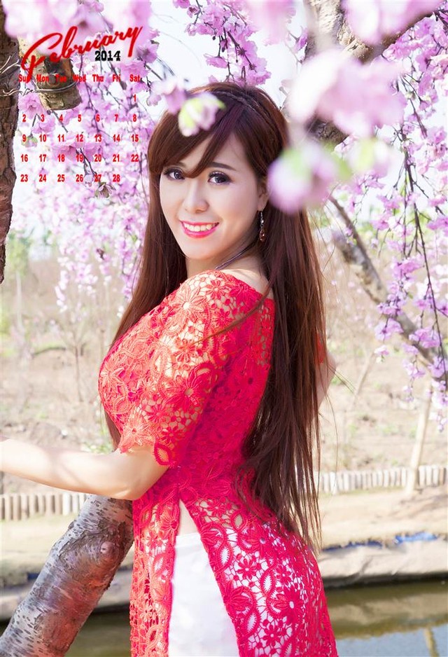  	Tháng 2 và tháng 3, Mai Thỏ khoe vẻ thanh xuân trong tà áo dài truyền thống Việt Nam.