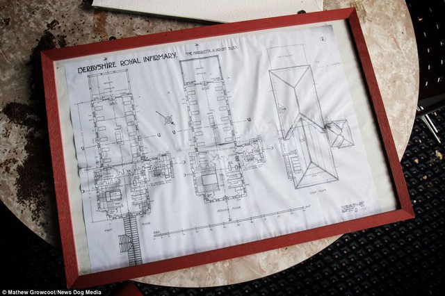 Kế hoạch: Một floorplan cũ của Derbyshire Bệnh viện Hoàng gia đã được tìm thấy bên trong tòa nhà.  Có một số cuộc thảo luận rằng các trang web có thể được xây dựng lại trong những năm tới