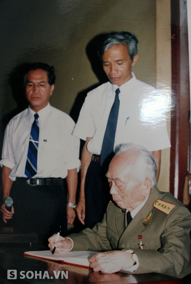 Mỗi lần về thăm quê Bác, Đại tướng lại lưu lại những dòng lưu niệm để thể hiện tình cảm thiêng liêng và nỗi nhớ của người đối với vị lãnh tụ kính yêu của dân tộc Việt Nam.
