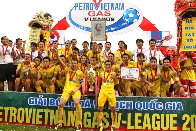  	Dù vô địch V-League 2013 nhưng năm nay, Hà Nội T&T vẫn bị điều chỉnh tiền thưởng Tết ít hơn