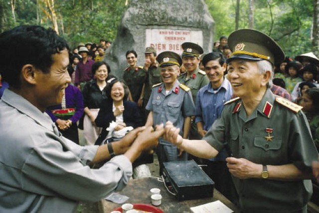 Đại tướng Võ Nguyên Giáp, sử học, nhà nghiên cứu, Việt Nam