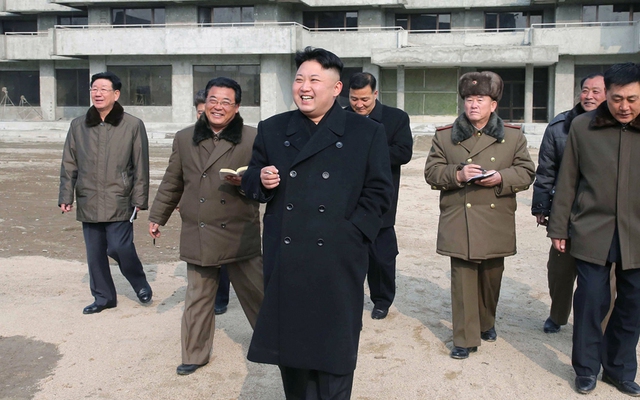Nhà lãnh đạo Triều Tiên Kim Jong-Un tham quan trại thiếu nhi quốc tế Songdowon đang được xây dựng lại ở tỉnh Kangwon.