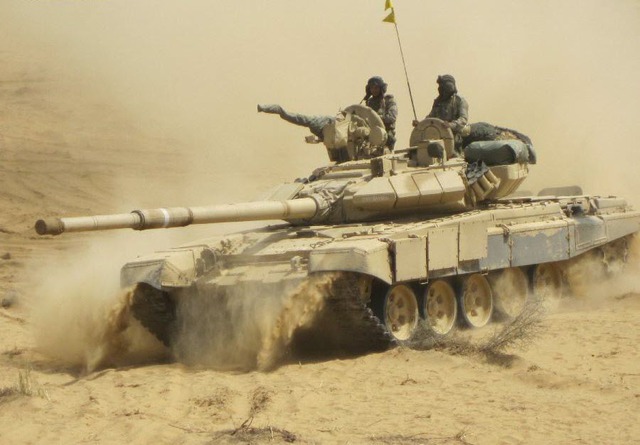Xe tăng của quân đội Ấn Độ tham gia cuộc tập trận mang tên Sarvada Vijay ở miền tây bang Rajasthan.