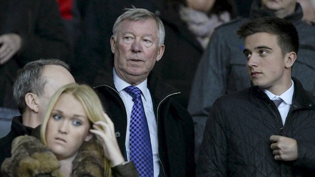 Sir Alex cũng thất thần khi Man United bị Sunderland loại khỏi League Cup