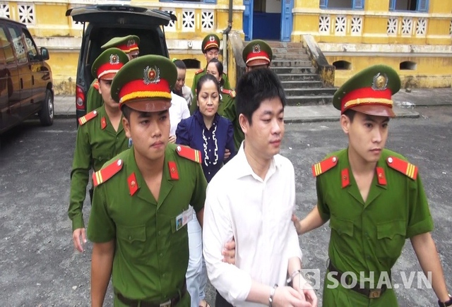 Các bị cáo trong vụ án Huỳnh Thị Huyền Như bị dẫn đên tòa