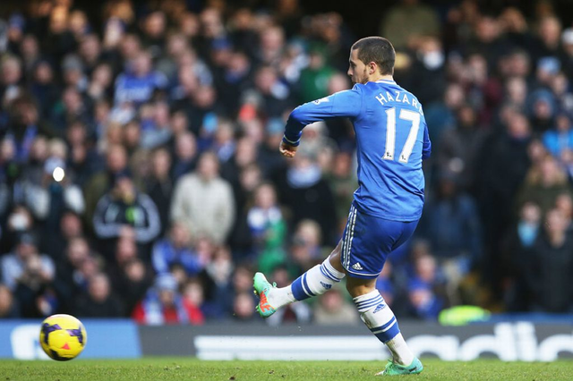 Hazard vừa lập hat-trick giúp Chelsea thắng West Ham 3-0 để vươn lên dẫn đầu trên BXH Premier League 2013/14