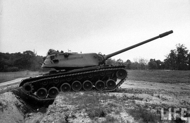 M103 được thiết kế để chống lại các loại tăng hạng nặng của Liên Xô