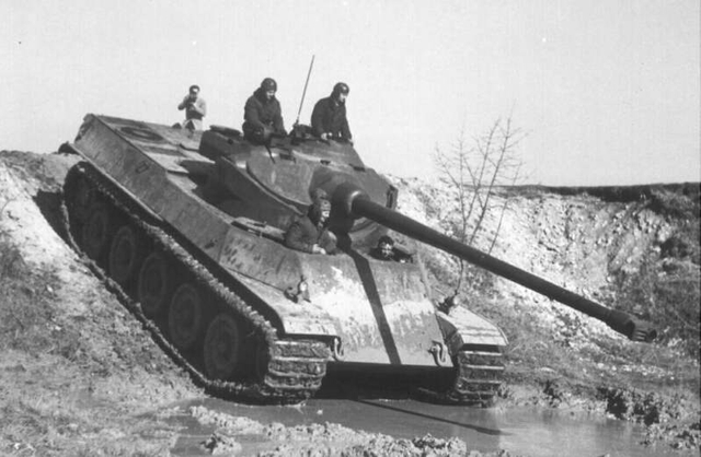 Quân đội Pháp từng đặt nhiều kỳ vọng vào AMX-50