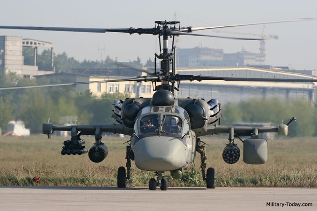 Ka-52 do 2 phi công điều khiển