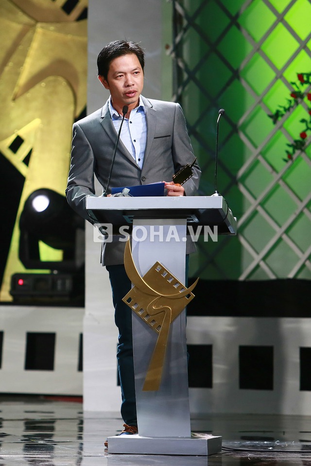 Thái Hòa nhận giải thưởng Nam diễn viên xuất sắc cho vai diễn Tèo Em trong bộ phim cùng tên.
