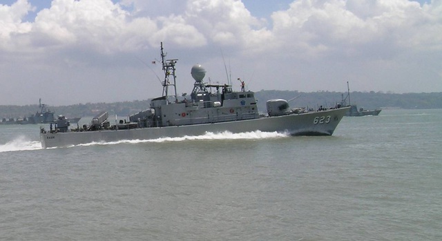 Về tàu tên lửa cao tốc. Hải quân Indonesia hiện một số lượng đông đảo và đa dạng về chủng loại tàu tên lửa cao tốc, trong đó có tàu tên lửa cao tốc lớp Mandau. Tàu lớp Mandau là một phiên bản được thiết kế riêng cho hải quân Indonesia dựa trên lớp tàu PSK Mk 5 của Hàn Quốc