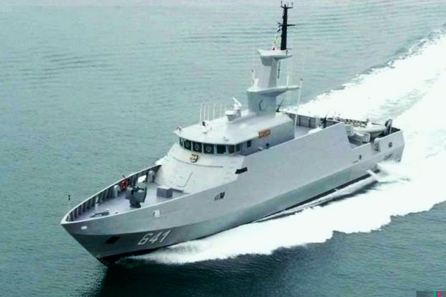Không thể không nhắc đến một thành tựu của nền công nghiệp quốc phòng Indonesia là mẫu tàu tên lửa cao tốc KCR-40. Hiện nay hải quân Indonesia có 4 tàu loại này