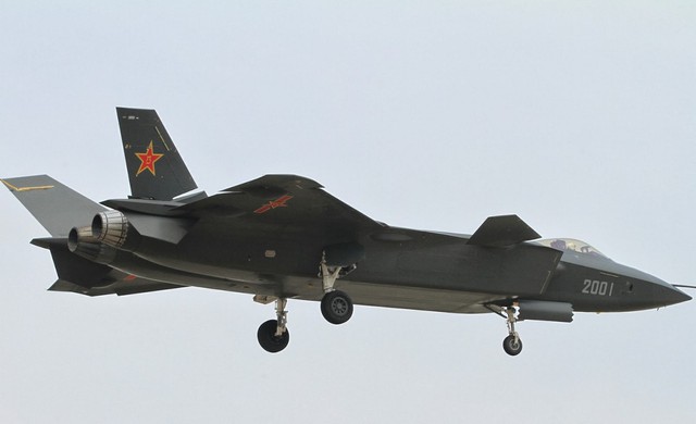 Nguyên mẫu J-20 số hiệu 2001