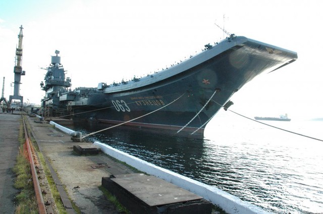 Tàu Admiral Kuznetsov.