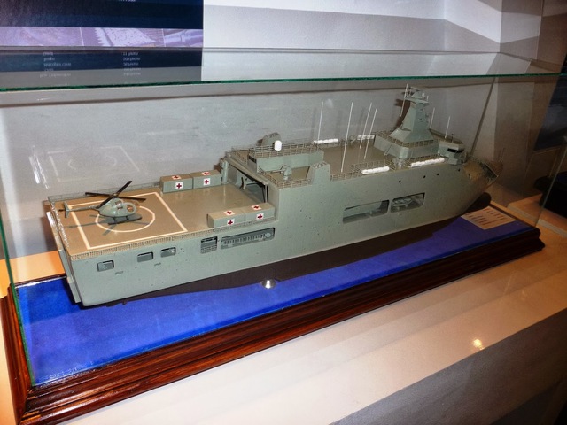 	Mô hình tàu đổ bộ do công ty PT PAL sản xuất