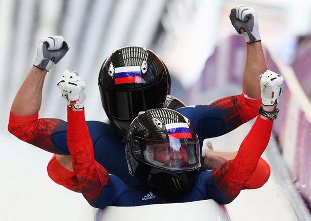 Đội xe trượt lòng máng nội dung bốn người của Nga giành huy chương vàng