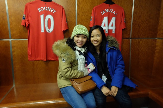 Ban tổ chức cuộc thi cho biết: “Có mặt tại sân Old Trafford, thưởng thức trận đấu đỉnh cao giữa Manchester United và Liverpool. 16 cổ động viên Việt Nam còn có cơ hội gặp gỡ và giao lưu với cầu thủ Ryan Giggs và có thể cả cầu thủ Robin van Persie hoặc Wayne Rooney.