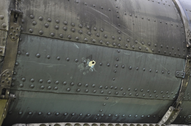 Hình ảnh lỗ đạn trên chiếc trực thăng Mi-8 của quân đội Ukraine.