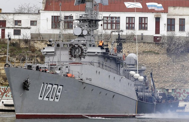 Con tàu được chính thức biên chế vào hải quân Ukraine vào ngày15-3-2002.