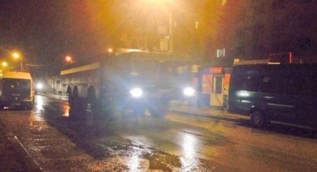 Hình ảnh được cho là của các xe cơ động tổ hợp tên lửa Bastion-P chạy trên đường phố Crimea vào đêm ngày 8/3