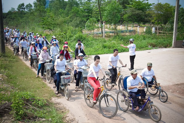 Tôi đã sợ, đã lo lắng cho cuộc sống yên bình nơi tôi đang đặt chân đến! Họ dũng cảm, yêu thương và tự hào về mảnh đất mà mỗi tấc đất đều thấm đầy máu và nước mắt của ông cha. Và rồi tôi đã yêu họ, yêu đức tính kiên cường của họ, yêu sự chăm chỉ chuyên cần, họ cho tôi động lực để sống và làm việc có ý nghĩa hơn.