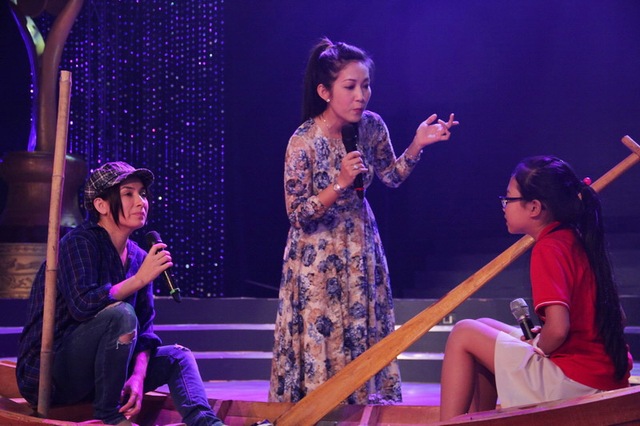 
	Đây là một tiết mục biểu diễn khá đặc biệt bởi cả ba ca sĩ Phi Nhung, Thanh Thúy và Phương Mỹ Chi đều nằm trong top 5 đề cử của giải trường ca sĩ hát nhạc âm hưởng dân ca, truyền thống cách mạng.