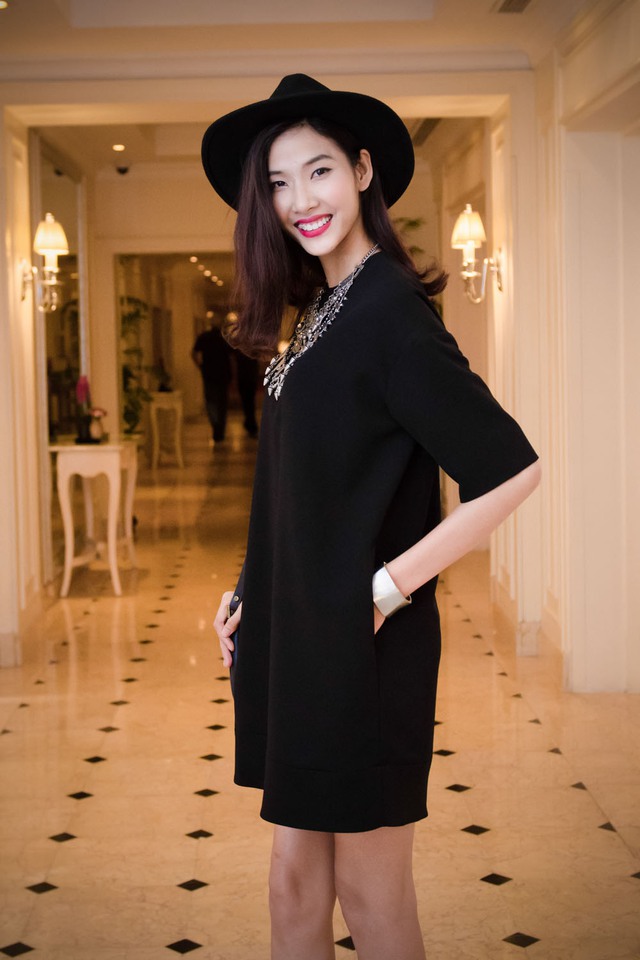 Từ sau bước ra khỏi cuộc thi Vietnams Next Top Model, Hoàng Thùy ngày càng trở nên thời trang và sành điệu.