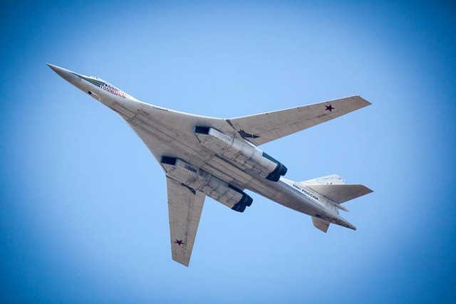 Máy bay ném bom chiến lược Tu-160.