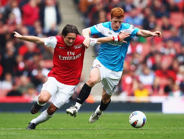 Rosicky vừa có một trận đấu tuyệt hay trước Sunderland cuối tuần trước