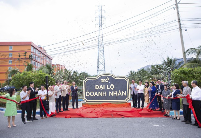 Loạt t&ecirc;n đường độc lạ xuất hiện: C&oacute; Kềm Nghĩa, Đặng Văn Th&agrave;nh, OCB, An Phước - Pierre Cardin, Tập đo&agrave;n Đại Dũng - Ảnh 1.