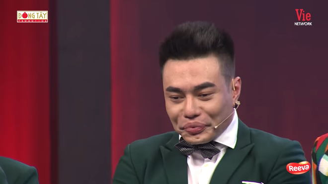 Lý Nhã Kỳ cố tình đụng chạm, Khắc Việt: Anh có vợ rồi - Ảnh 2. Lý Nhã Kỳ cố tình đụng chạm, Khắc Việt: Anh có vợ rồi - Ảnh 2.