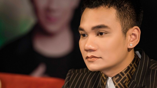 Lý Nhã Kỳ cố tình đụng chạm, Khắc Việt: Anh có vợ rồi - Ảnh 3. Lý Nhã Kỳ cố tình đụng chạm, Khắc Việt: Anh có vợ rồi - Ảnh 3.