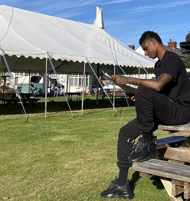 Cứu trợ trẻ em nghèo, Marcus Rashford được phong tước hiệu Hoàng gia - Ảnh 7.