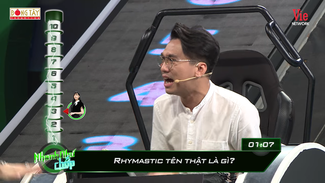 Pew Pew làm lố, liên tục gào thét, la lối trên sóng truyền hình - Ảnh 3. Pew Pew làm lố, liên tục gào thét, la lối trên sóng truyền hình - Ảnh 3.