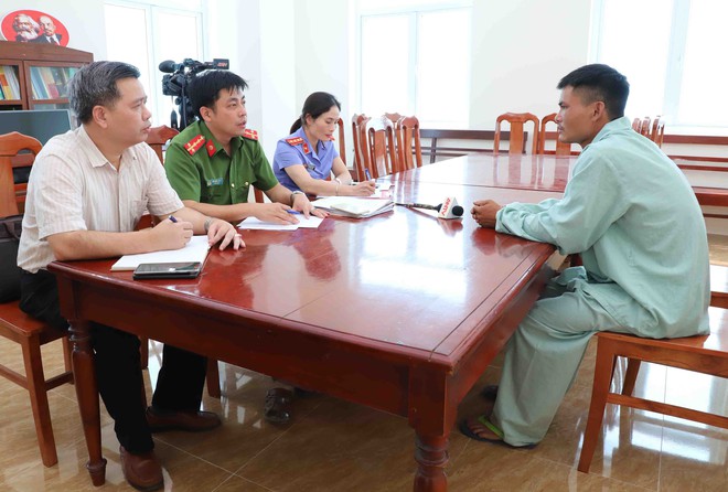 Hé lộ nguyên nhân nam thanh niên bị cắt cổ phi tang xác vào lề đường quốc lộ  - Ảnh 6.