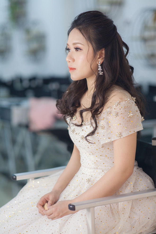 Thùy Chi bất ngờ Nam tiến, thay đổi ngoại hình, hợp tác với Trấn Thành - Ảnh 5. Thùy Chi bất ngờ Nam tiến, thay đổi ngoại hình, hợp tác với Trấn Thành - Ảnh 5.