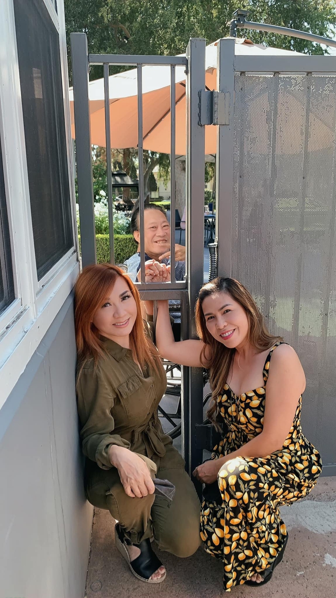 Trizzie Phương Trinh: Anh ngồi bên kia cổng sắt với 1 chân đã mất mà không kìm được nước mắt - Ảnh 4. Trizzie Phương Trinh: Anh ngồi bên kia cổng sắt với 1 chân đã mất mà không kìm được nước mắt - Ảnh 4.