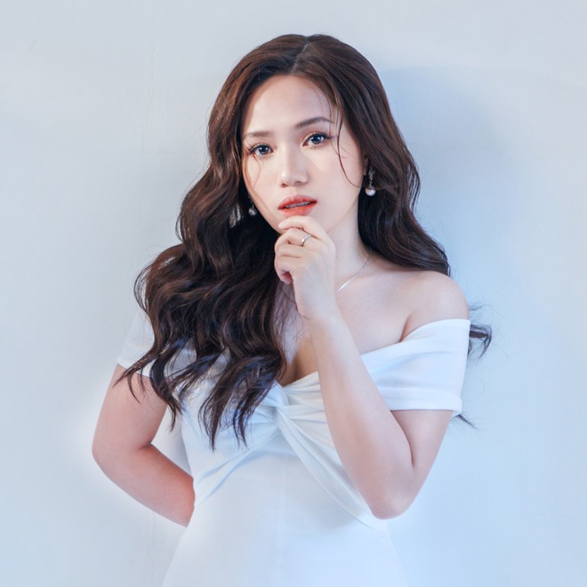 Thùy Chi bất ngờ Nam tiến, thay đổi ngoại hình, hợp tác với Trấn Thành - Ảnh 7. Thùy Chi bất ngờ Nam tiến, thay đổi ngoại hình, hợp tác với Trấn Thành - Ảnh 7.