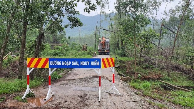 Sụt núi, Phó tư lệnh Quân khu 4 cùng đoàn cứu hộ bị mất liên lạc Photo-1-1602562556985115001793