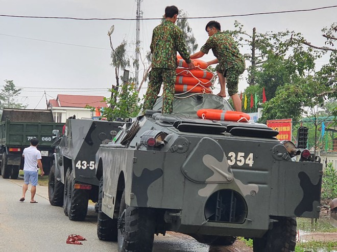 Sụt núi, Phó tư lệnh Quân khu 4 cùng đoàn cứu hộ bị mất liên lạc Photo-1-1602567466600138453069