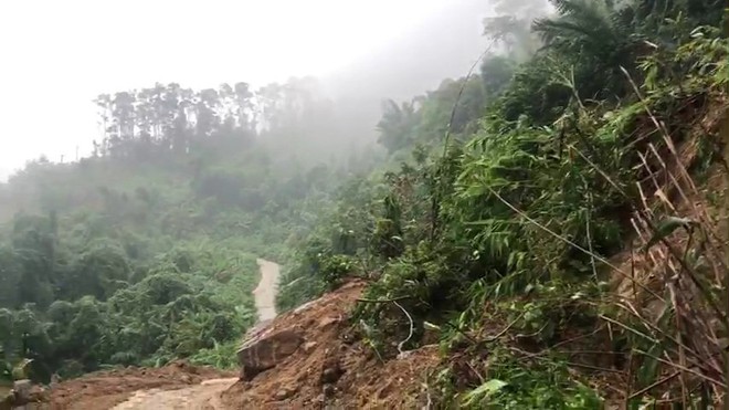 Trực thăng xuất hiện ở khu vực thuỷ điện Rào Trăng 3, quân đội tiếp tục vào hiện trường - Ảnh 9.