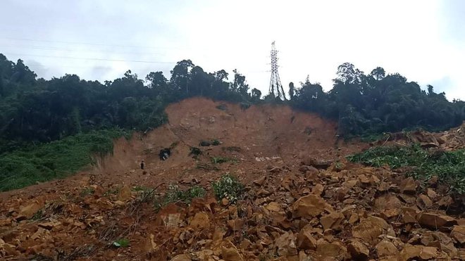 Hiện trường bị san bằng kinh hoàng của nhà điều hành thủy điện Rào Trăng 3 sau vụ sạt lở - Ảnh 4.