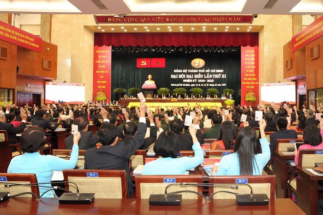Thủ tướng Nguyễn Xuân Phúc dự khai mạc Đại hội Đảng bộ TP HCM - Ảnh 3.