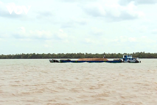 Sạt lở nghiêm trọng, hàng chục hộ dân sống trên Cồn Hồ (Trà Vinh) kêu cứu - Ảnh 4.