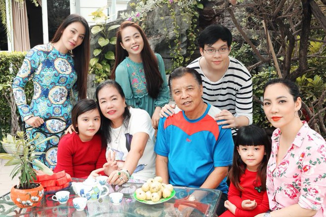 Chị gái Hồ Quỳnh Hương: 45 tuổi đi thi hát và cuộc sống làm mẹ đơn thân nuôi 3 đứa con ra sao? - Ảnh 9. Chị gái Hồ Quỳnh Hương: 45 tuổi đi thi hát và cuộc sống làm mẹ đơn thân nuôi 3 đứa con ra sao? - Ảnh 9.